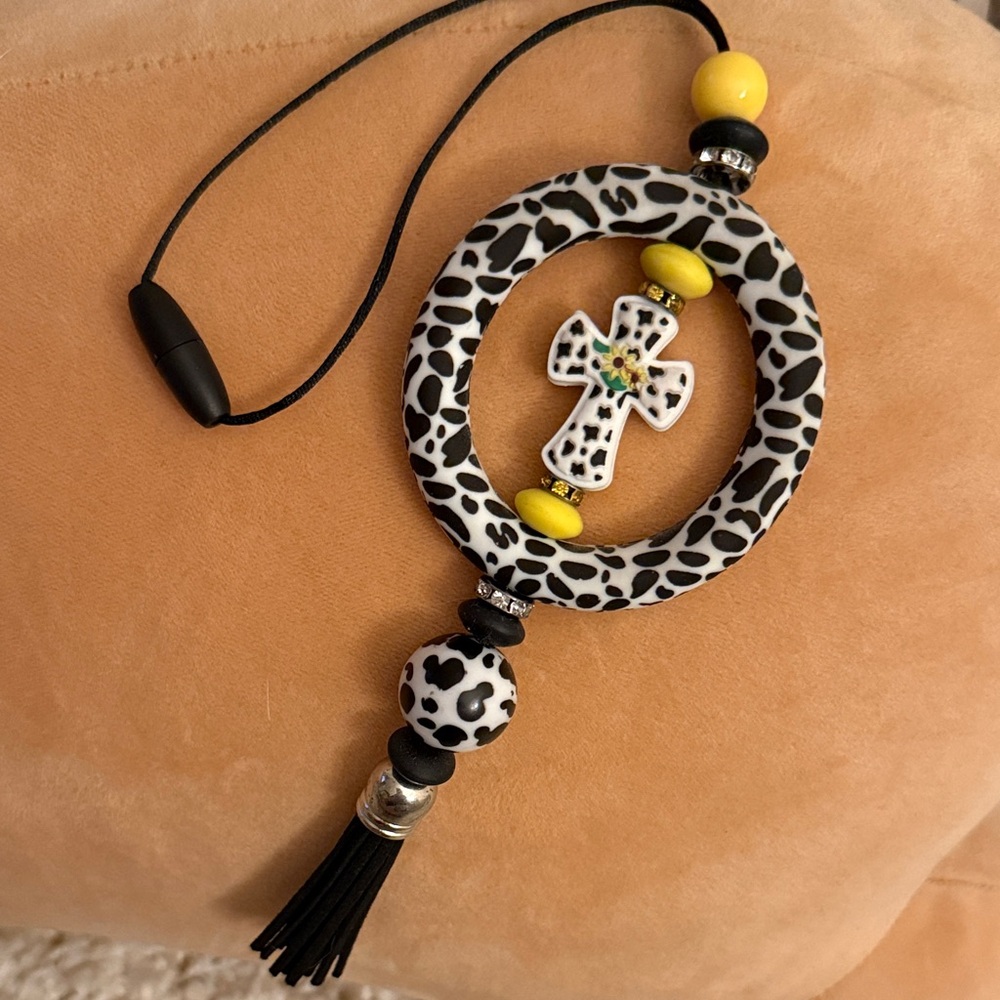 Rear view mirror Leopard Print charm! 🌼